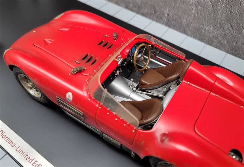 CMC Maserati 300S 1956 Dirty Hero Kits with Figure & engine Limited Edition 1:18 DIECAST Car