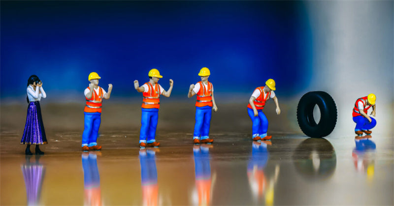 WSI FIGURE SET 1 Premium Line 1:50 Figure Pre-built Model