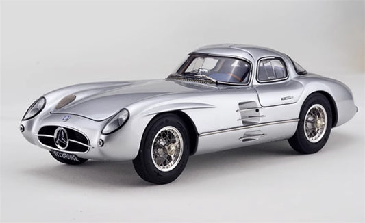 CMC Mercedes Benz 300 SLR Uhlenhaut Coupe GP Sweden 1955 #15 silver Limited Edition 1:18 Car Pre-built Model view1