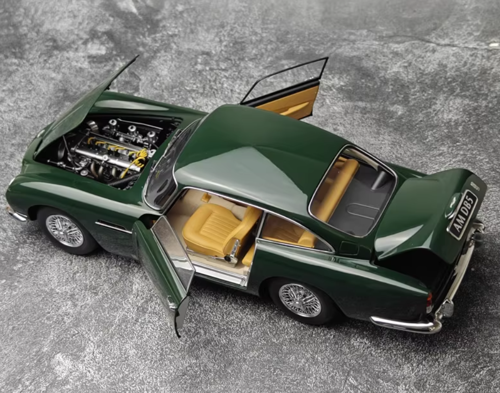 AUTOART Aston Martin DB5 Green 1:18 Car Pre-built Model view11