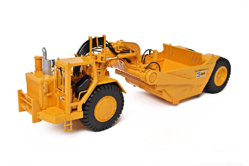 CCM CAT 651B Wheel Tractor Scraper 1:48 Truck Pre-built Model