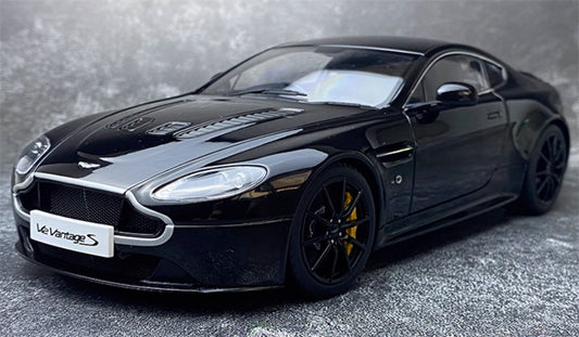 AUTOART Aston Martin V12 Vantage S 2015 black 1:18 Car Pre-built Model view1