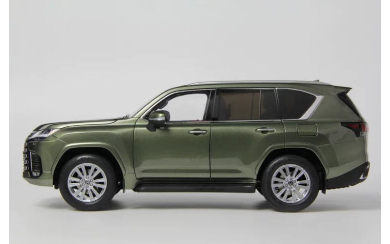 1:18 Lexus LX600 Seaweed Green LCD MODELS DIECAST Truck Model