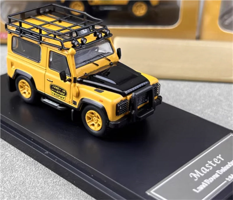 Master Land Rover Defender 90 Camel TROPHY Black Lid with Accessories 1:64 Car Pre-built Airliner Model Display view4