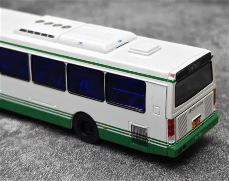 AUTO-GLIMPSE Flxible Shanghai 71 City Bus Air-conditioned version Light green white 1:64 Bus Pre-built Model view2