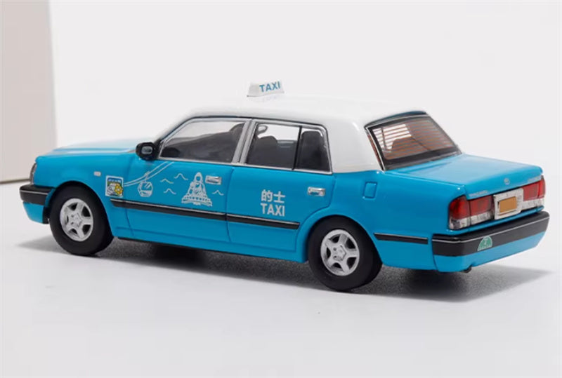 LMLF MODEL Toyota Crown Comfort Hong Kong Lantau Island Taxi Blue 1:64 Car Pre-built Model view2