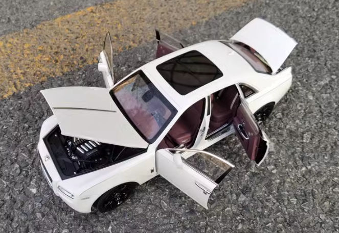 kyosho Rolls Royce RR ghost White w/ black wheels 1:18car Pre-a Model
