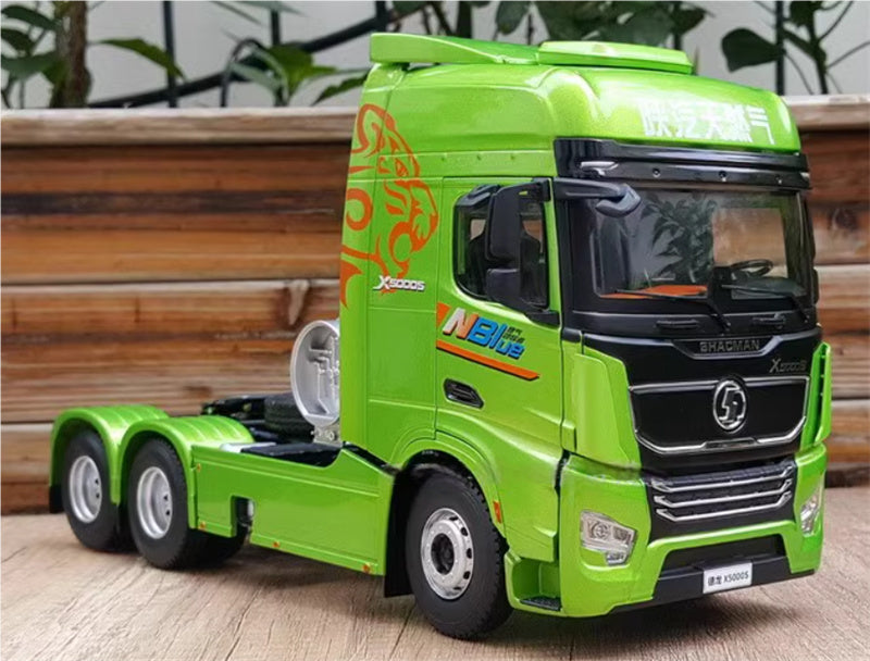 SHACMAN X5000S LNG tractor trailer Green 1:24 Truck Pre-built Model