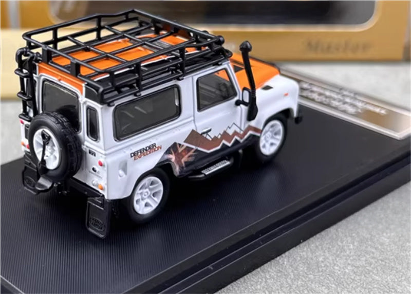 Master Land Rover Defender 90 White yellow lid with Accessories 1:64 Car Pre-built Airliner Model Display view7