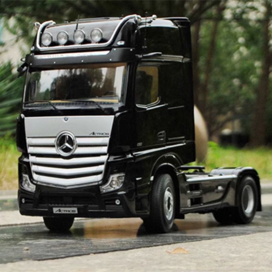 NZG Mercedes Benz ACTROS GIGASPACE 4X2 Truck Lorry tractor Black silver cover 1:18 DIECAST Truck Lorry