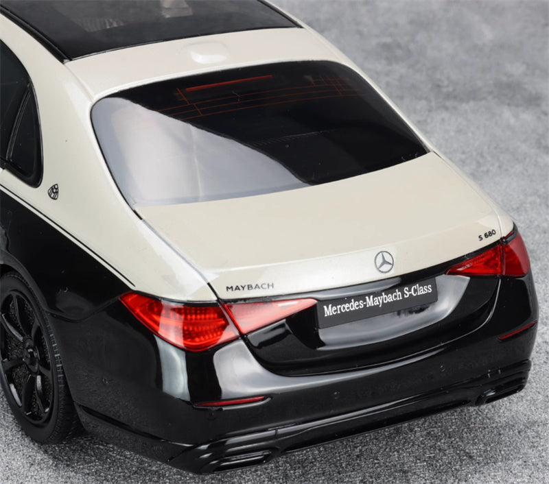 Almost Real Mercedes Maybach S-Class S680 Dark Night Series Haosha Silver/Agate Black 1:18 Car Pre-built Model view10