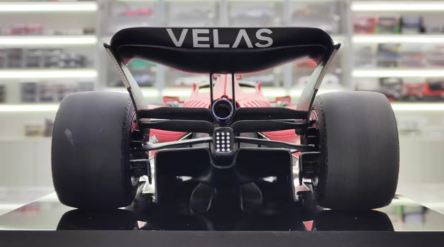 Amalgam 2022 Ferrari F1 75 Bahrain Station #55 Sainz Santander V-Power aws Palantir Richard Mille Velas Snapdragon MAHLE Ceva 1:18 Car Pre-built Model view5