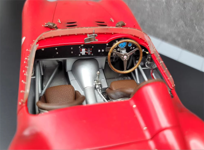 CMC Maserati 300S 1956 Dirty Hero Kits with Figure & engine Limited Edition 1:18 DIECAST Car