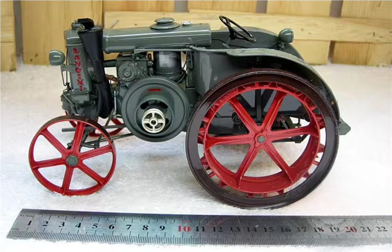 Universal Hobbies SUPER LANDINI Italian classical agricultural tractor 1:16 Truck Pre-built Model