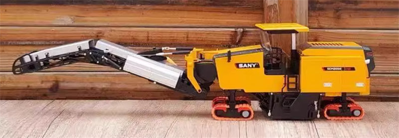 SANY SCM2000-C10 milling machine road paving door open version 1:35 Truck Pre-built Model