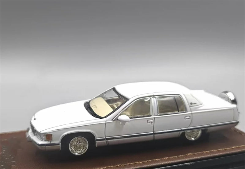 1:64 Cadillac Fleetwood CTE Pearl White GOC DIECAST Limited Edition 299pcs ONLY Model