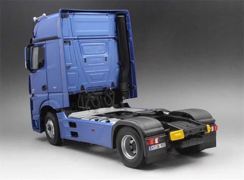 NZG Mercedes Benz ACTROS FH25 GIGASPACE 4X2 Truck Lorry Tractor blue 1:18 DIECAST Truck Lorry