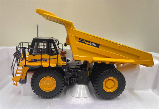 Universal Hobbies Komatsu HD605 Dump truck 1:50 Truck Pre-built Model