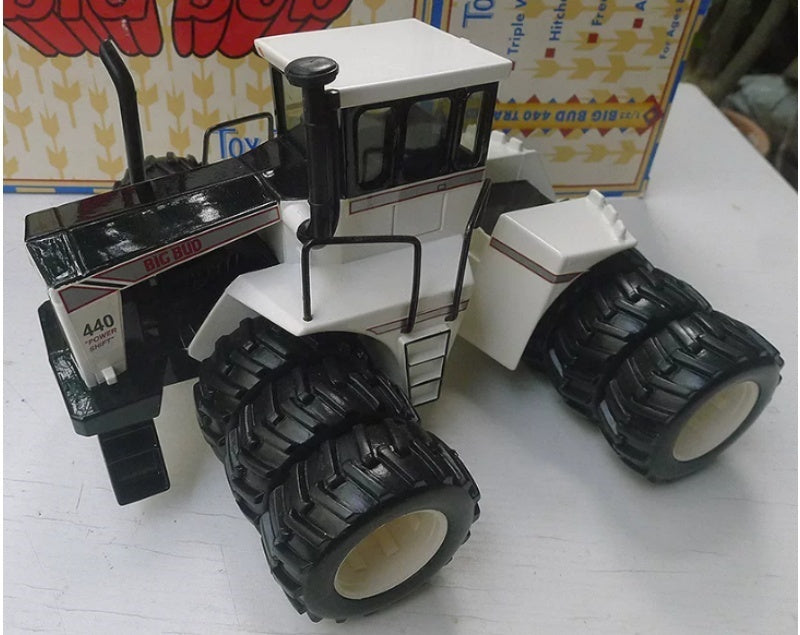 1:32 Big Bud  440 12W ERTL  White DIECAST Model