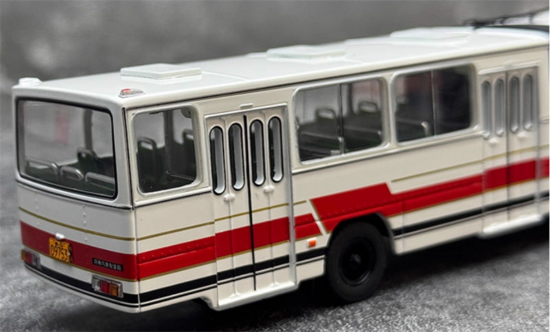 AUTO-GLIMPSE Huanghai DD6170 articulated bus red - white 1:64 Bus Pre-built Model view2