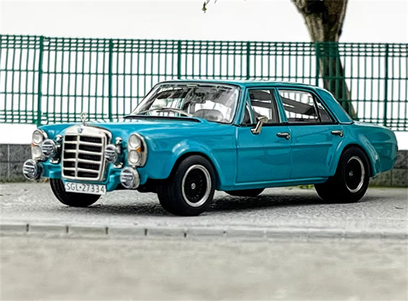 Liberty 64 Mercedes Benz 300SEL AMG (W109) blue 1:64 Car Pre-built Airliner Model Display view1