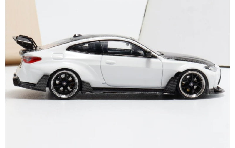 1:64 BMW M4 G82  White - Carbon Top SW  Limited Edition DIECAST Model