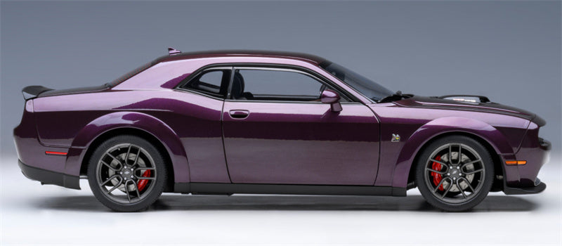 AUTOART Dodge Challenger R/T Scat Pack Widebody 2022 maroon 1:18 Car Pre-built Model view6