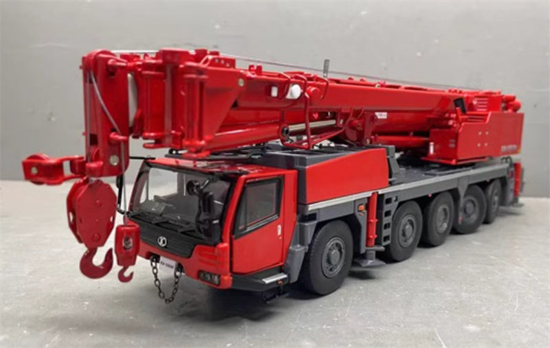 KATO KA-1300R Crane Red 1:50 Truck Pre-built Model