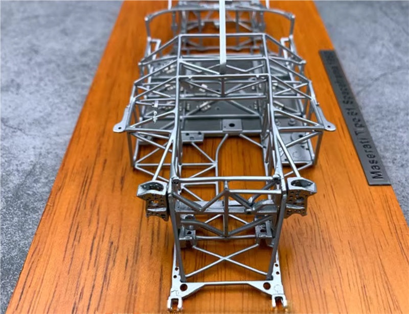 CMC Maserati Tipo 61 Birdcage Spaceframe 1960 Limited Edition 1:18 Car Pre-built Model view4