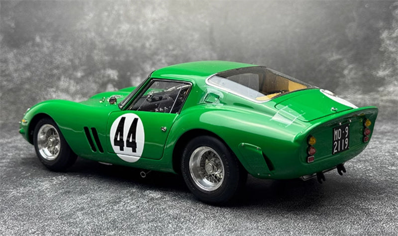 CMC Ferrari 250 GTO Silverstone 1963 #4491 (RHD) Piper #44 green Limited Edition 1:18 Car Pre-a Model