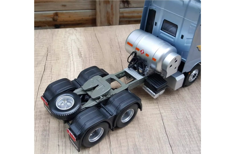 Sinotruk HOWO TS7-H LNG tractor grey 1:24 Truck Pre-built Airliner Model Display view8