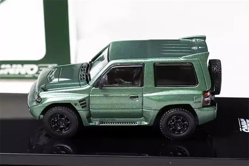 INNO64 Mitsubishi Pajero EVOLUTION Spare Tire Edition Green 1:64 car Pre-built Model view2