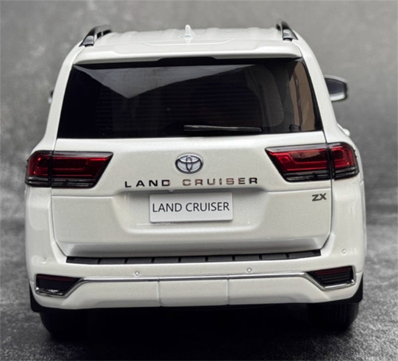 LCD-MODELS Toyota Land Cruiser LC300 ZX SUV white 1:18 Car Pre-built Model view10