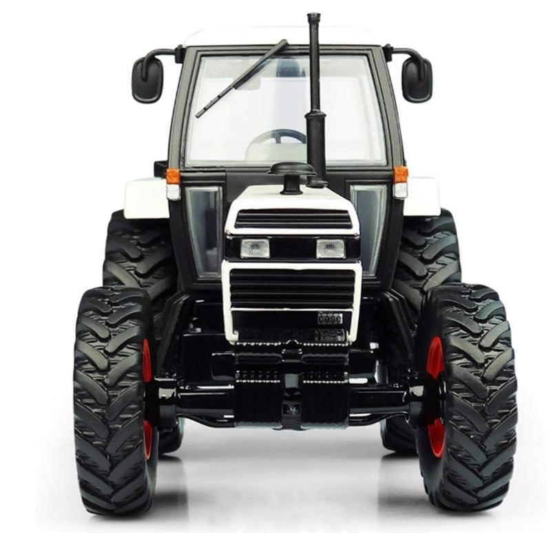 Universal Hobbies CASE 1494-4WD Agricultural Tractor White/Black 1:32 Truck Pre-built Model