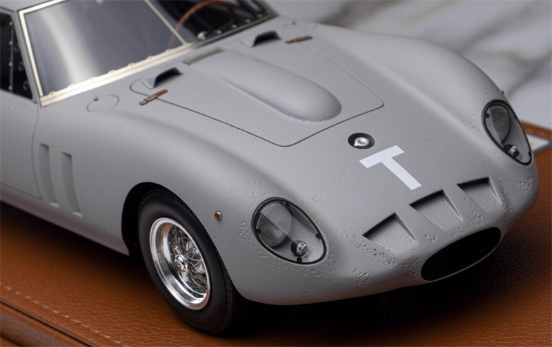 BBR MODELS Ferrari 250 GTO Test Monza 1961 with Figure Stirling Limited Edition 200PCS ONLY Leather base 1:18 Car Pre-built Model view12