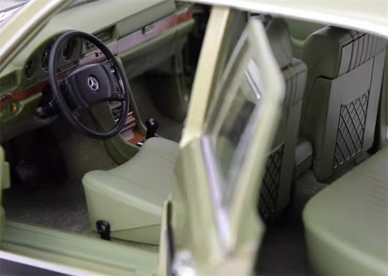 NOREV Mercedes Benz 450SEL W116US-Version 1979 light green 1:18 Car Pre-built Model view2