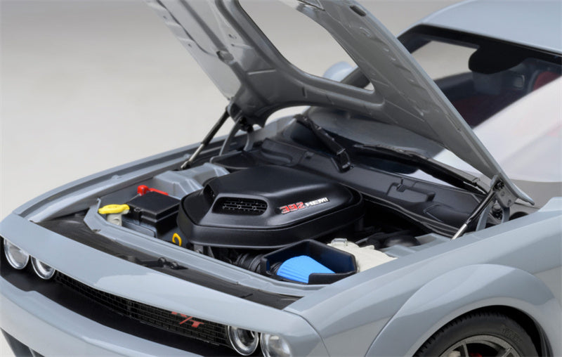 AUTOART Dodge Challenger R/T Scat Pack Widebody 2022 gray 1:18 Car Pre-built Model view11