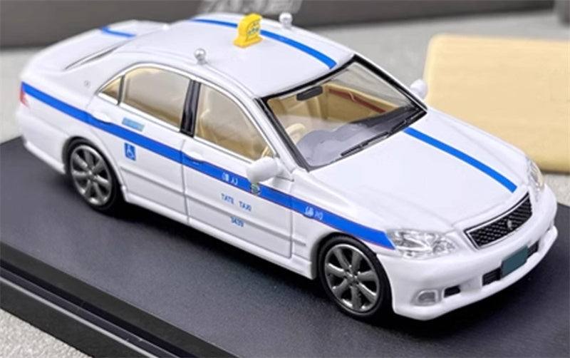 ZOOM Toyota Crown 12th generation Athlete GRS184 White taxi 1:64 Car Pre-built Model view6
