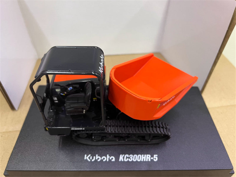 Universal Hobbies KUBOTA KC300HR-5 Tracked dump truck 1/24 Truck Pre-built Model