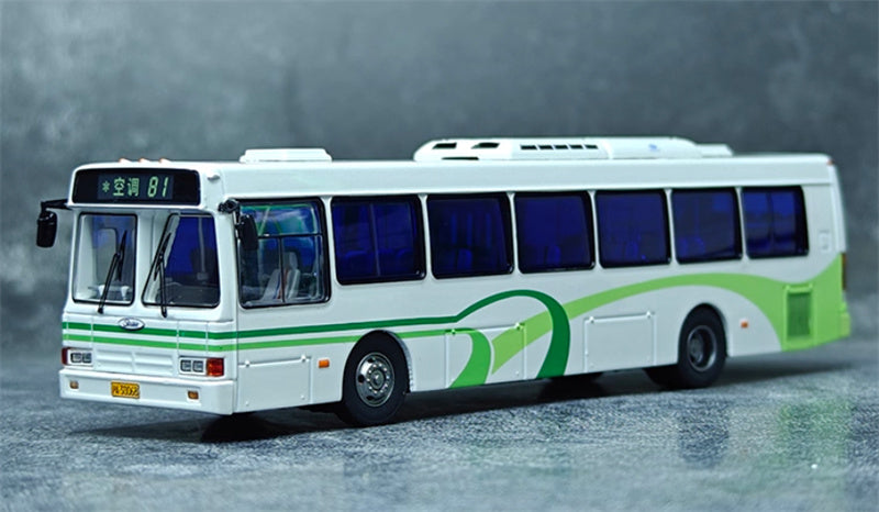 AUTO-GLIMPSE Flxible CFC6110GD Shanghai Coating Bus Route 81 Air-conditioned version Light green white 1:64 Bus Pre-built Model view1