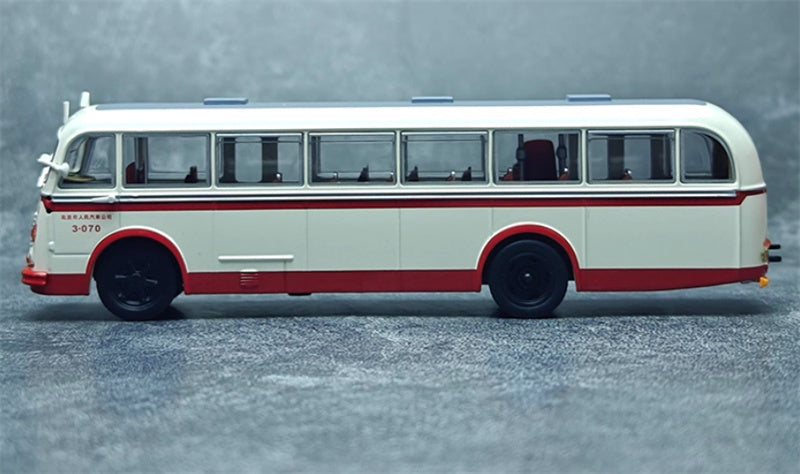 Beijing Public Transport Skoda 760RO single machine route 5 1:64 Bus Pre-built Model view5