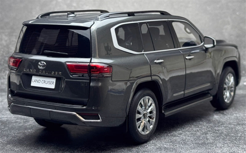 LCD-MODELS Toyota Land Cruiser LC300 ZX SUV grey 1:18 Car Pre-built Model view7