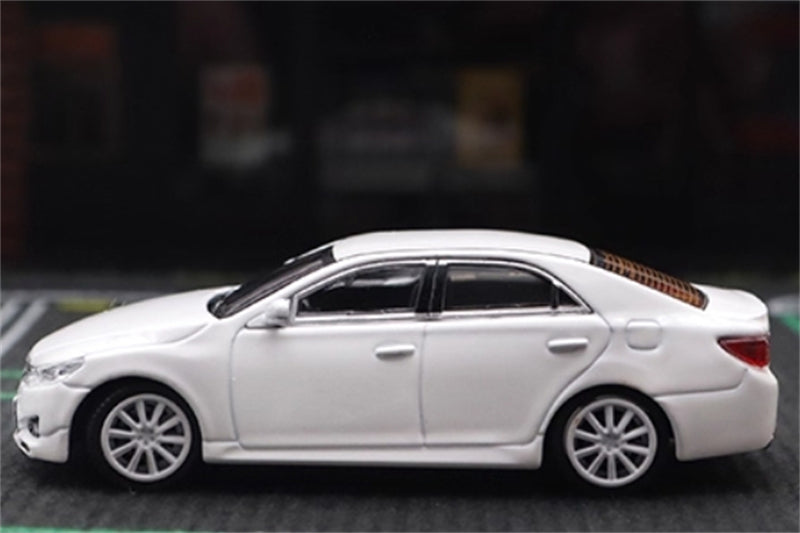 GCD Toyota Mark X White RHD 1:64 Car Pre-built Model view5