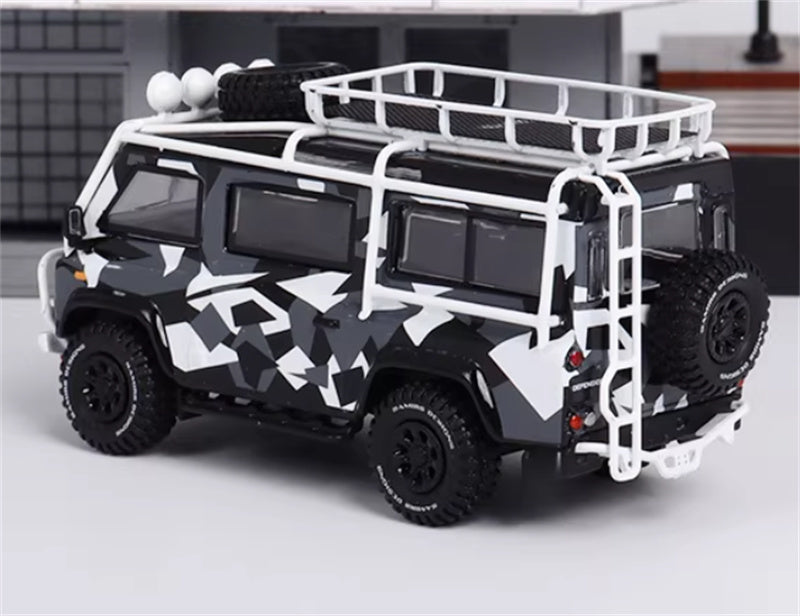 Master Land Rover Defender Van Black white camouflage coating with accessories 1:64 Car Pre-built Airliner Model Display view2