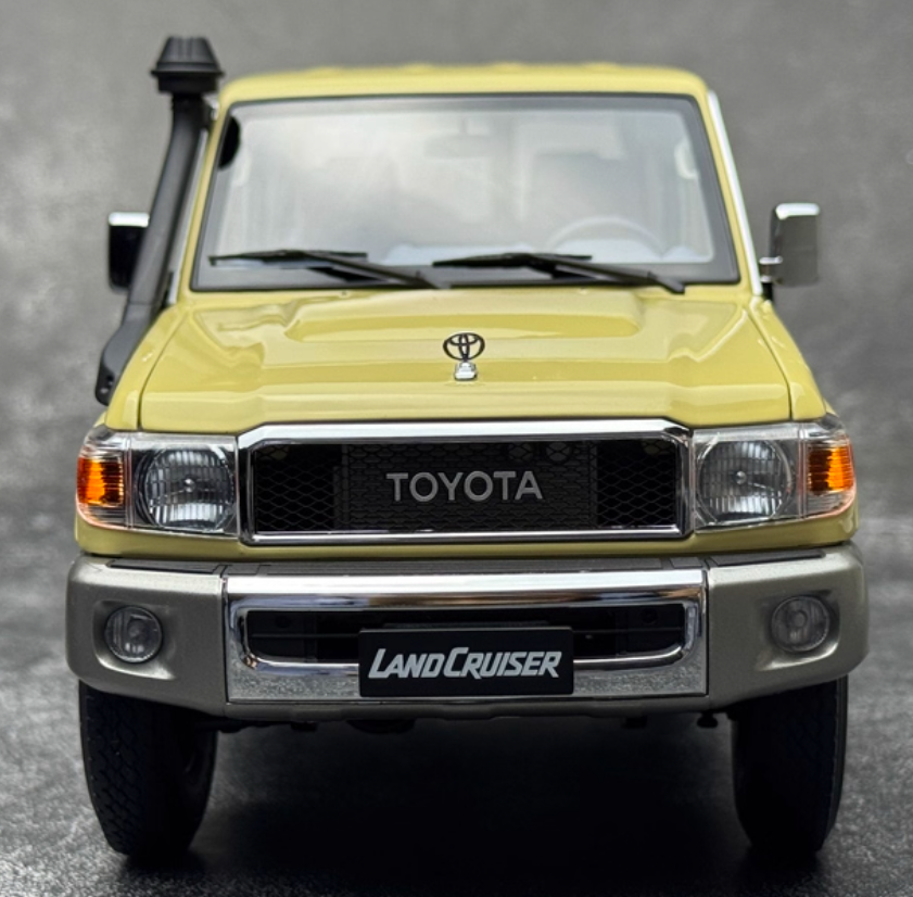 Almost Real Toyota LC76 2017 Land Cruiser beige 1:18 Car Pre-built Model view9