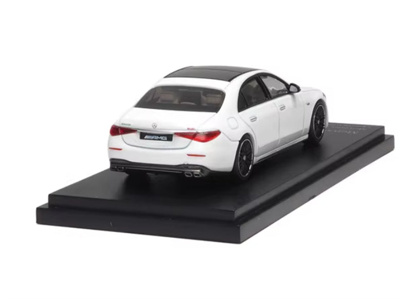 Almost Real Mercedes - AMG S 63 E Performance 2023 Opalith white bright 1:64 Car Pre-built Airliner Model Display view4