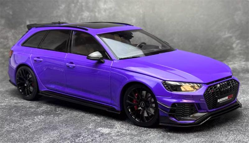 Kiloworks AUDI RS4 Avant Darwin Pro Venice Purple 1:18 Car Pre-built Model