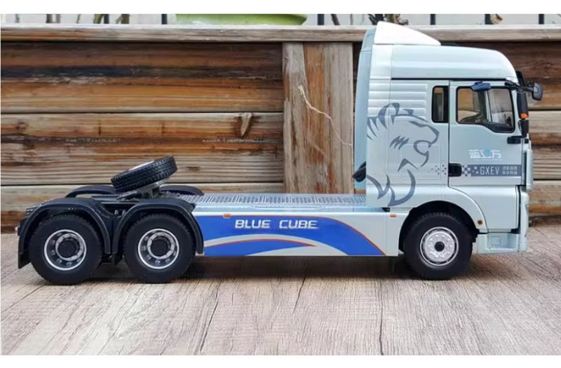 Sinotruk SITRAK 513 Blue Cube GXEV Tractor 1:24 Truck Pre-built Airliner Model Display view4