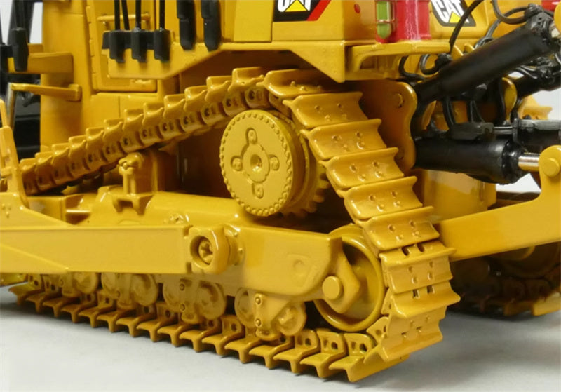 CATERPILLAR D10T2 Track Type Tractor Dozer 1:50 Truck Pre-built Model