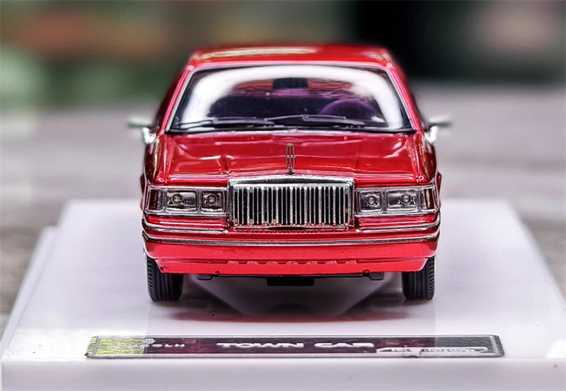MK Miniatures Lincoln Town Car 1992 Red 1:64 Car Pre-built Model view5